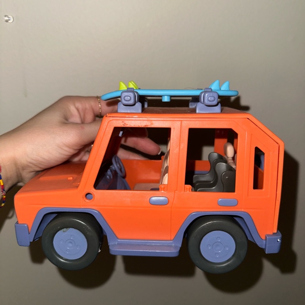 Bluey toy jeep good condition - Picture 2 of 4